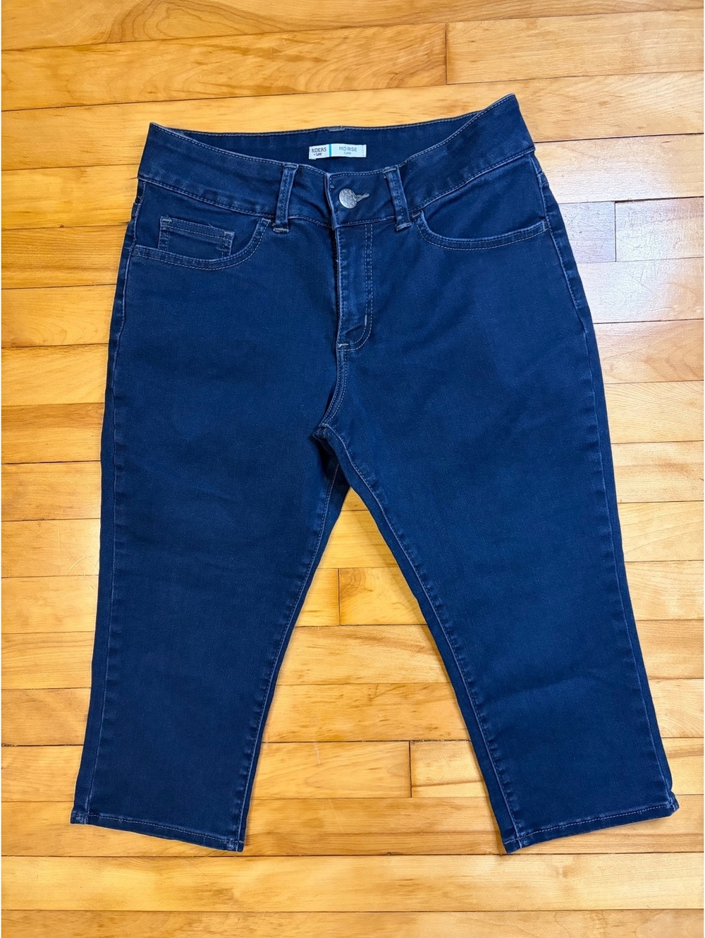 Riders by Lee Mid Rise Capri- Dark Wash- Size 8M